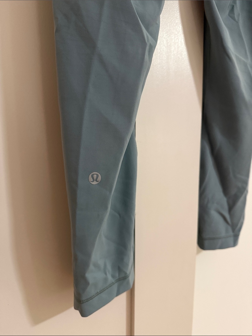 lululemon athletica muted teal cropped leggings